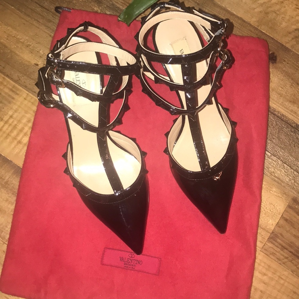 VALENTINO ROCKSTUD PATENT LEATHER HEELS